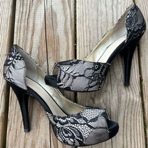the glass slipper collection | disney heels | size 8 lace heels